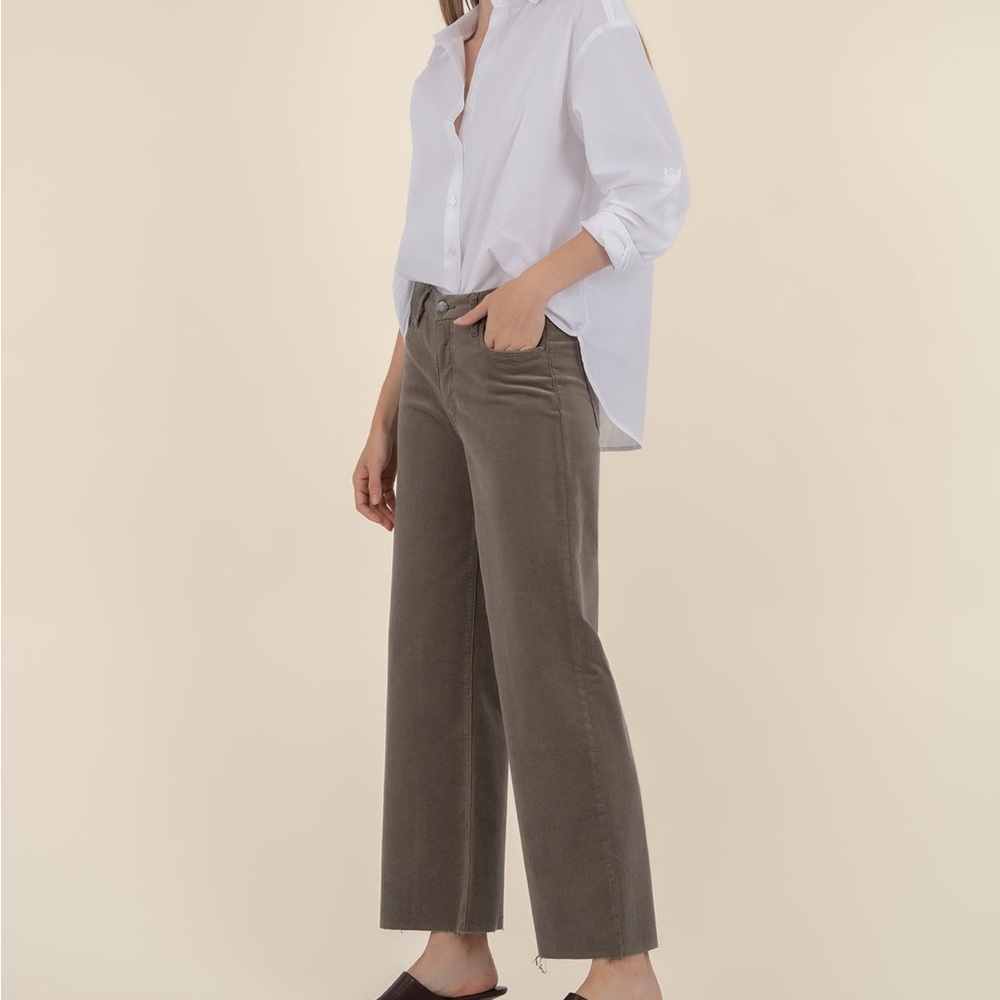 Kut from the Kloth Meg Corduroy
Meg Corduroy High Rise Wide Leg - Picture 3 of 10